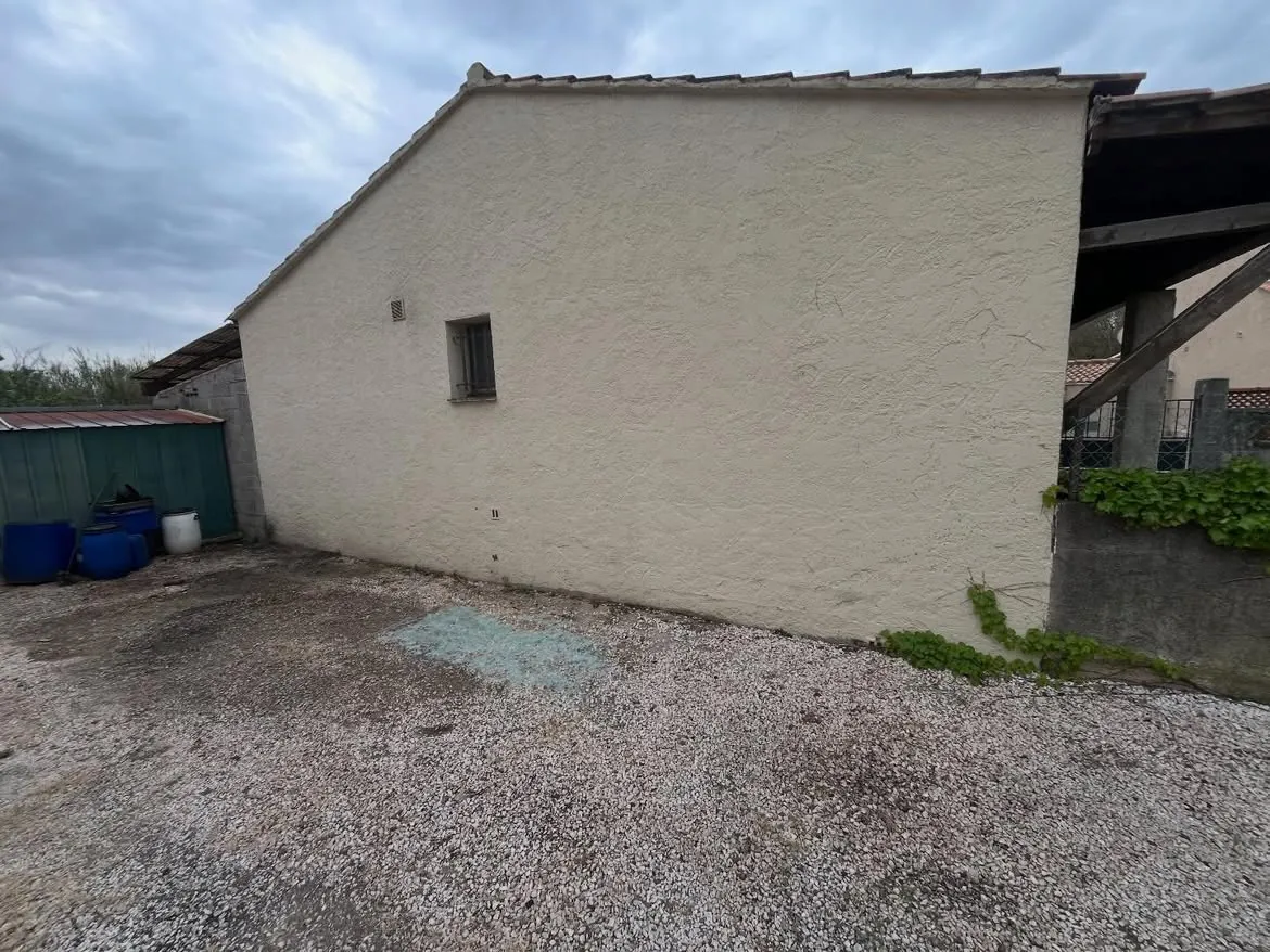 État du pied de façade avant travaux à La Farlède