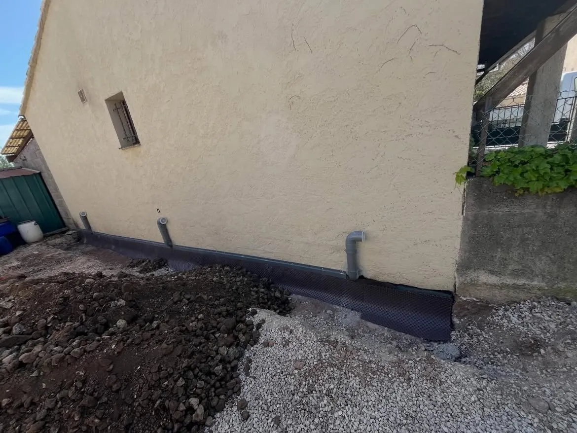 Protection des fondations avant remblayage à La Farlède